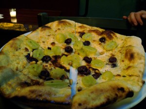 Happy hour pizettes pretty good deal during Fratelli's happy hours.